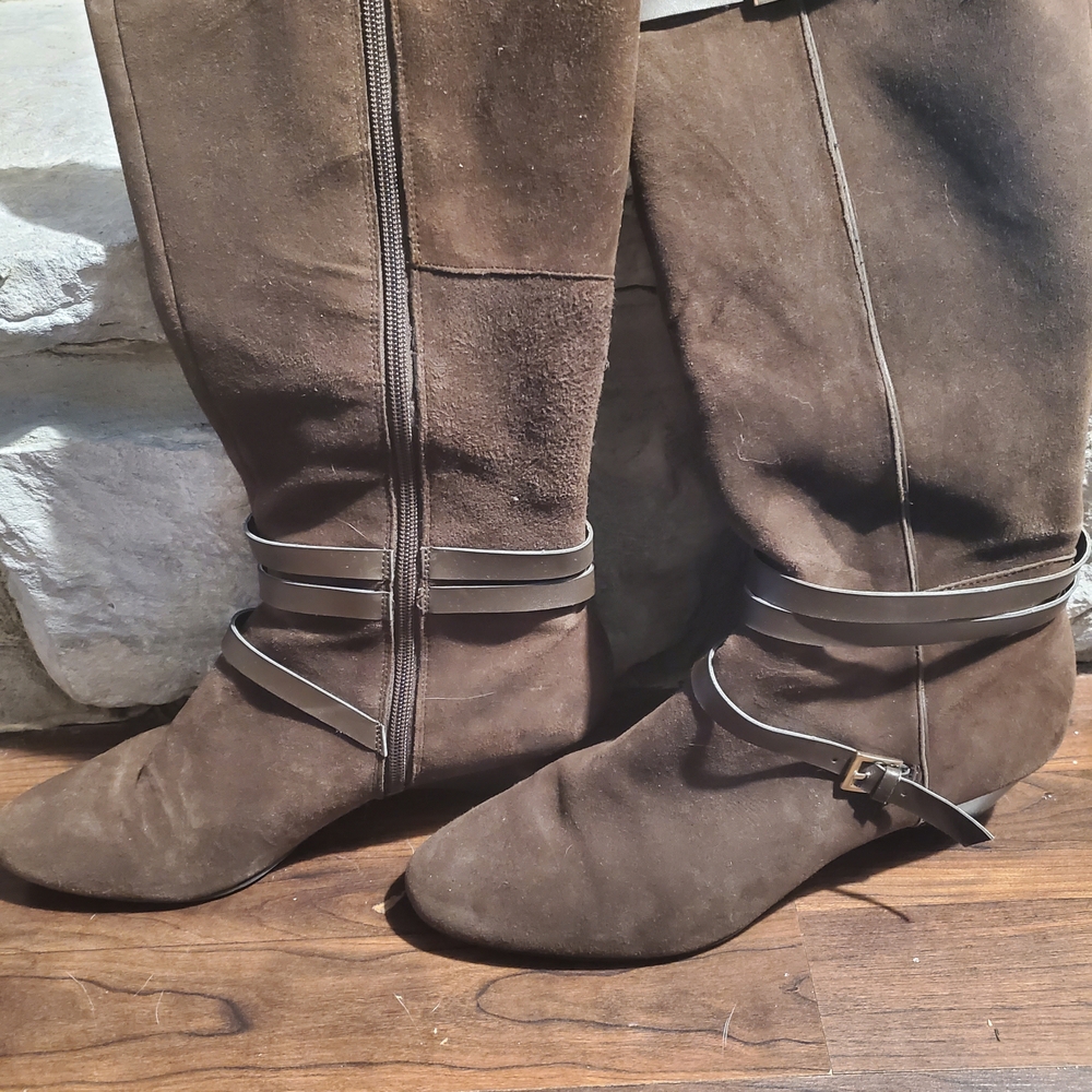 Bandolino Brown Suede Heeled Boots